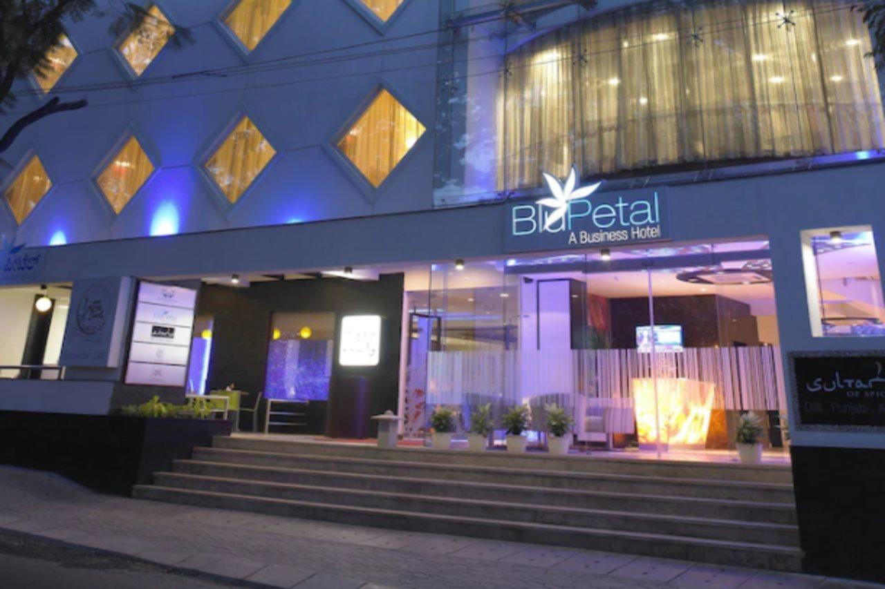 Blu Petal - A Business Hotel Bangalore Exterior foto
