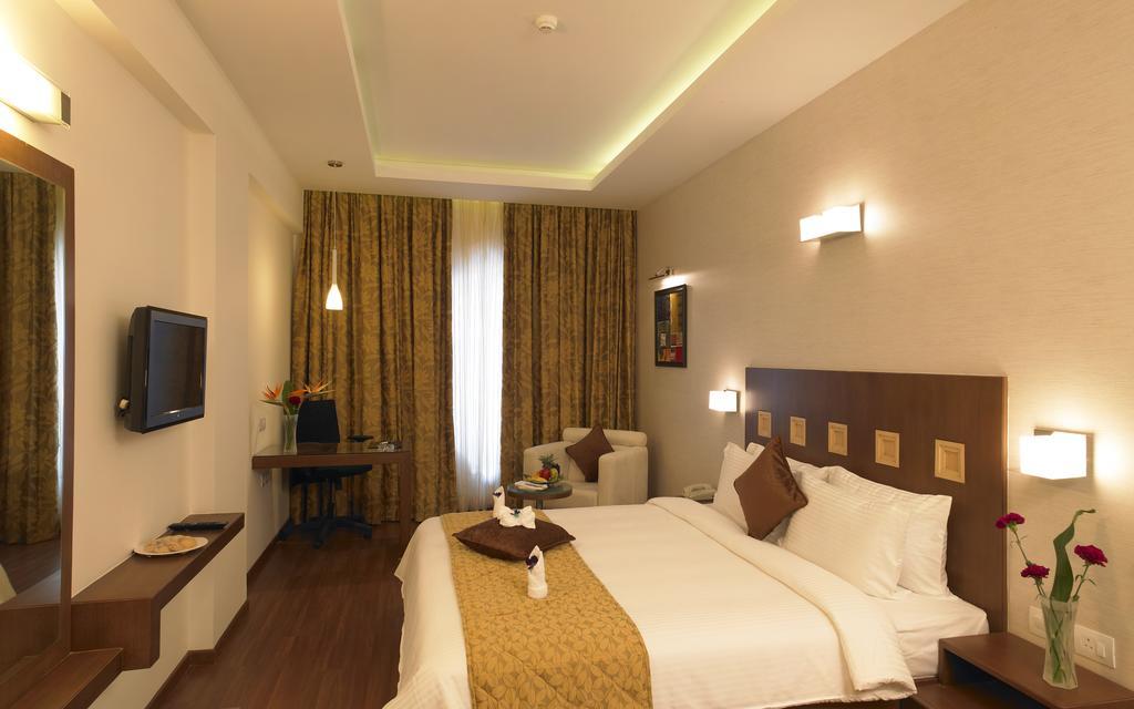 Blu Petal - A Business Hotel Bangalore Exterior foto
