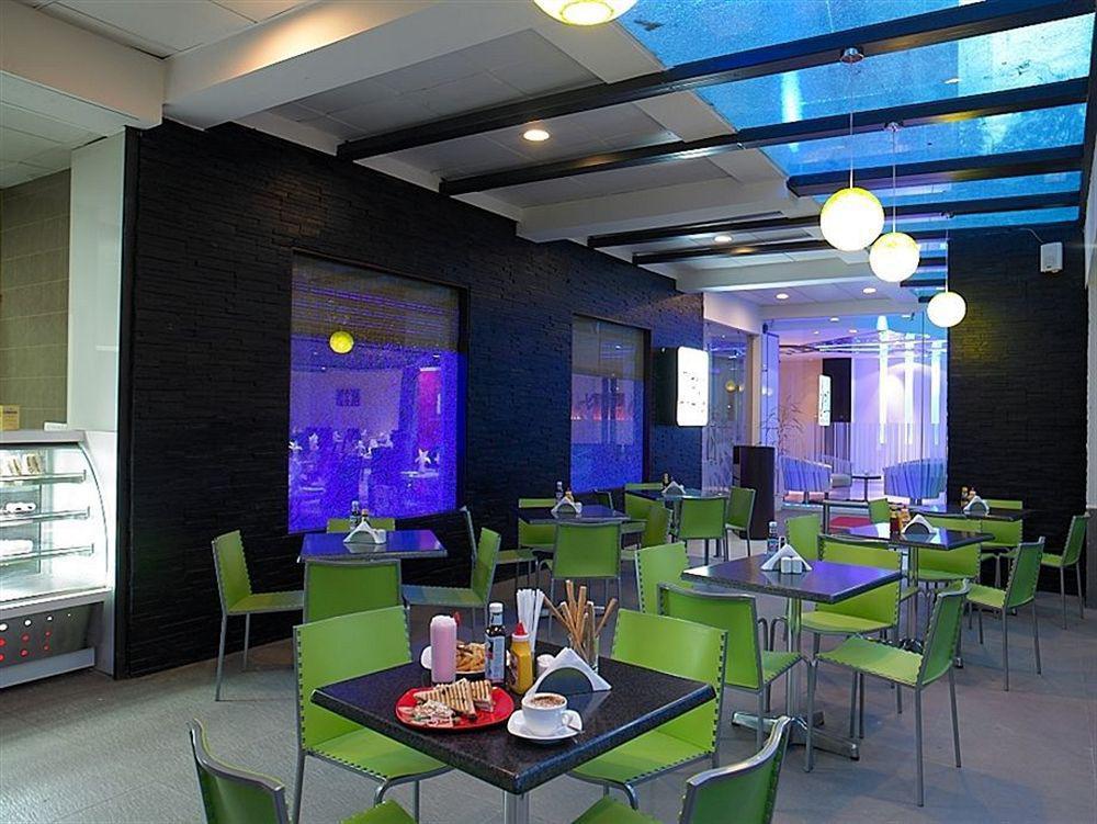 Blu Petal - A Business Hotel Bangalore Exterior foto